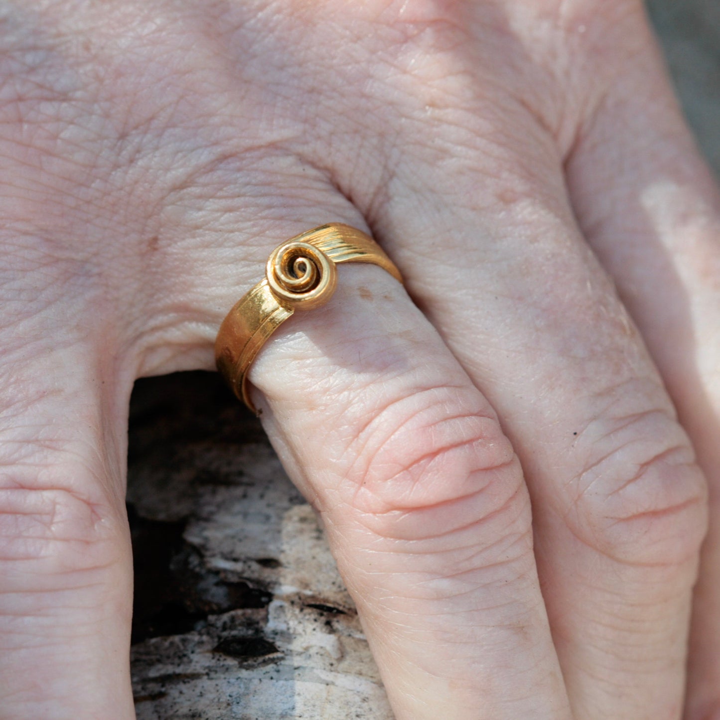 Golden Root Spiral wave Ring (Size 52)