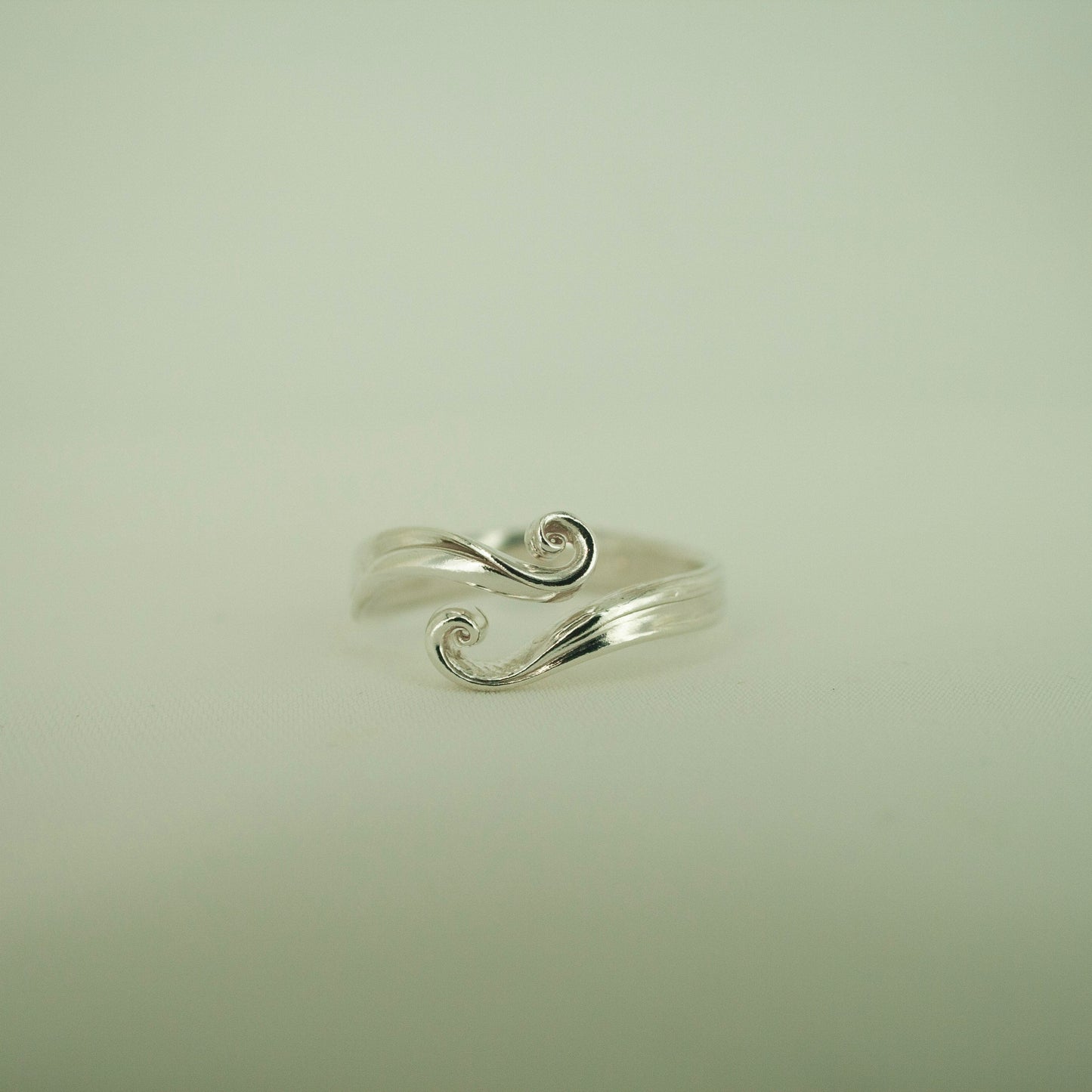 Tiny Waves Ring (Size 55-60)