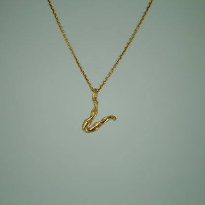 Love Letter - Bogstavsvedhæng i Forgyldt Sterling Sølv