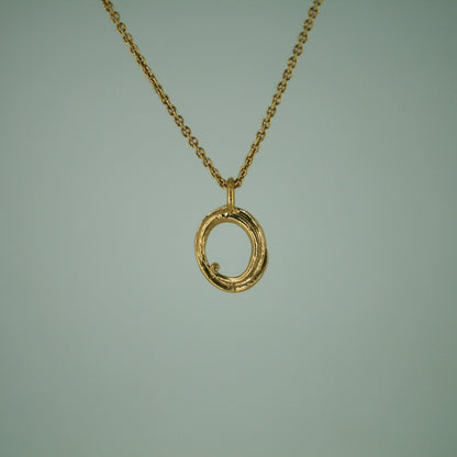 Love Letter - Bogstavsvedhæng i Forgyldt Sterling Sølv