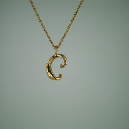 Love Letter - Bogstavsvedhæng i Forgyldt Sterling Sølv