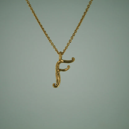 Love Letter - Bogstavsvedhæng i Forgyldt Sterling Sølv