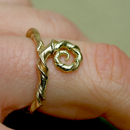 Root Spiral Guld Ring 