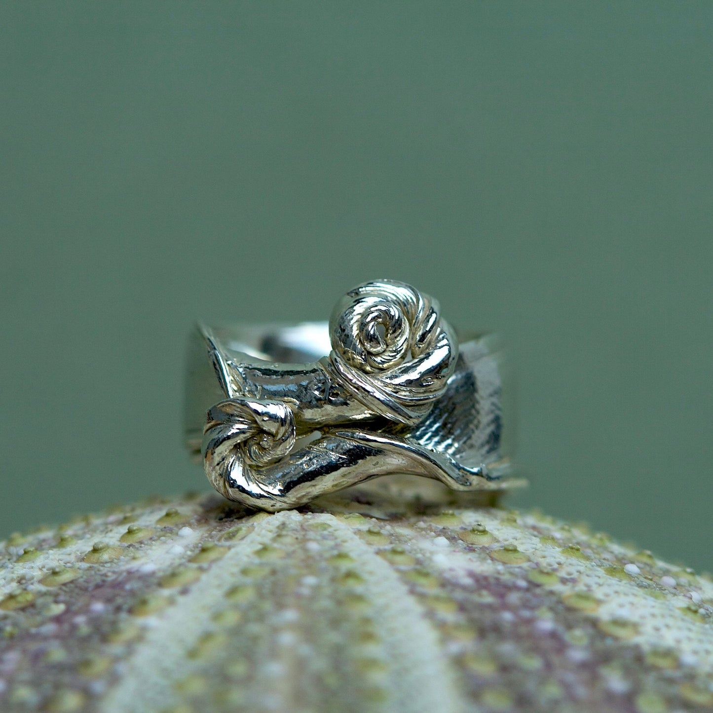 Root Rose Lovers Ring (Size 50)