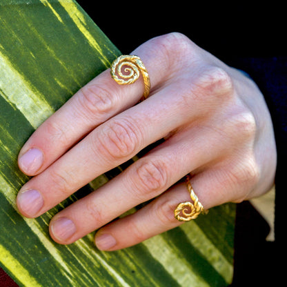 Root Spiral Right Ring 