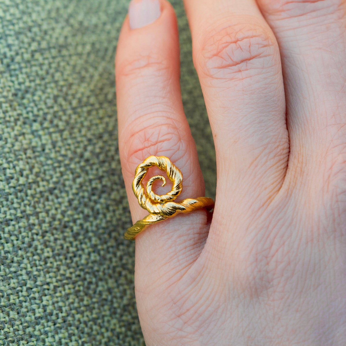 Root Spiral Right Ring 