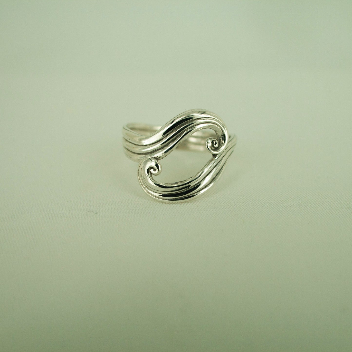 Gemini Waves Ring (Size 59)